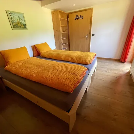 Alpenchalet Weidhaus - Dachwohnung - - Stockbettzimmer