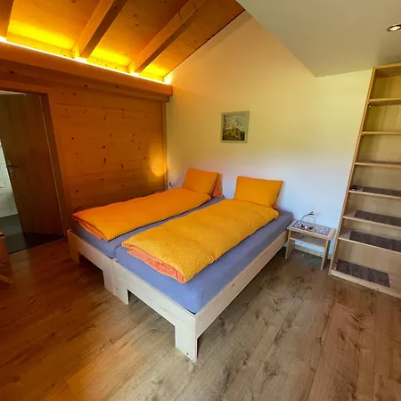 Apartamento Alpenchalet Weidhaus - Dachwohnung - - Stockbettzimmer *