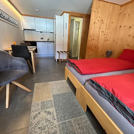 Alpenchalet Weidhaus - Dachwohnung - - Stockbettzimmer Apartamento *