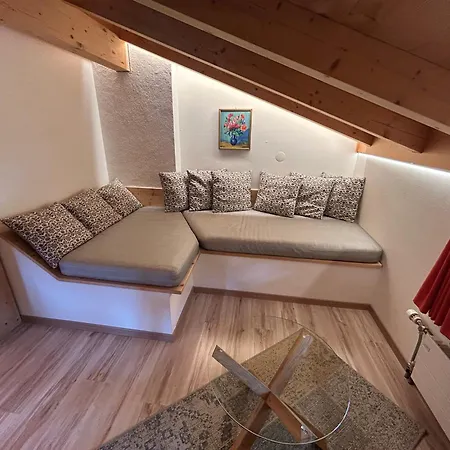 Alpenchalet Weidhaus - Dachwohnung - - Stockbettzimmer Gstaad