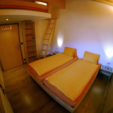 Apartamento Alpenchalet Weidhaus - Dachwohnung - - Stockbettzimmer