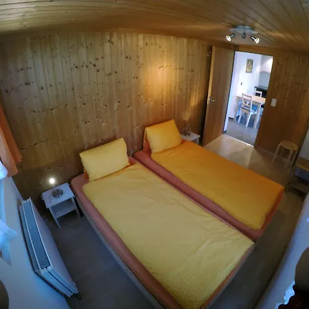 Alpenchalet Weidhaus - Dachwohnung - - Stockbettzimmer 公寓 *