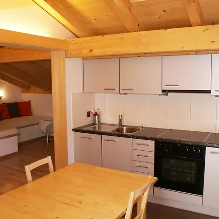 Apartamento Alpenchalet Weidhaus - Dachwohnung - - Stockbettzimmer Gstaad