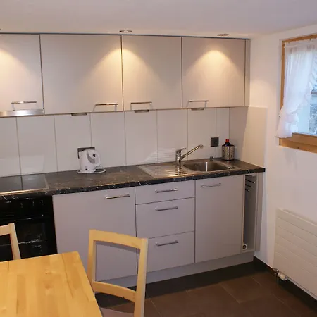 Apartamento Alpenchalet Weidhaus - Dachwohnung - - Stockbettzimmer Gstaad