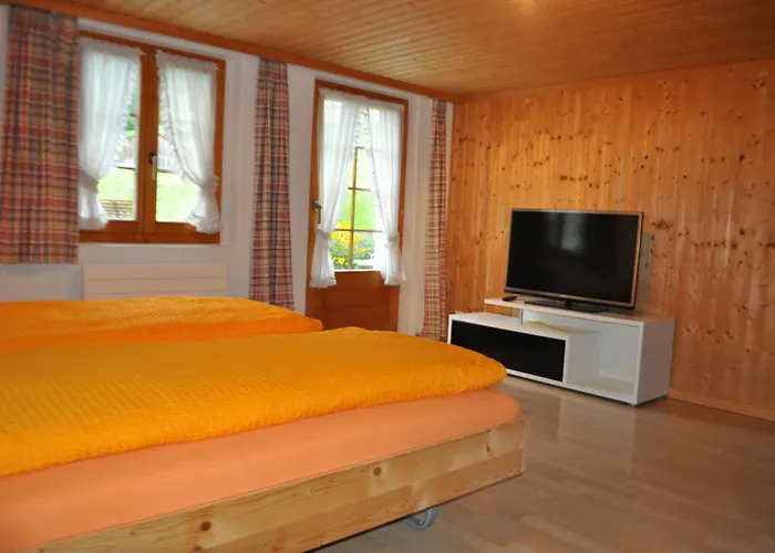 Alpenchalet Weidhaus - Dachwohnung - - Stockbettzimmer Gstaad