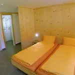 Alpenchalet Weidhaus - Dachwohnung - - Stockbettzimmer