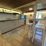 Alpenchalet Weidhaus - Dachwohnung - - Stockbettzimmer 아파트