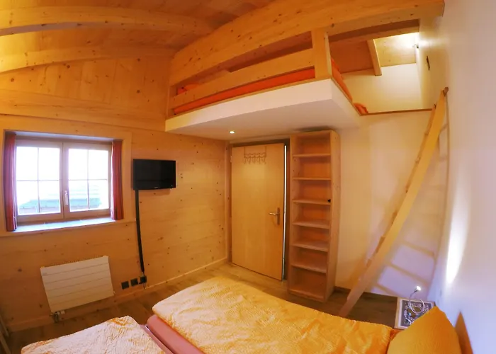 Alpenchalet Weidhaus - Dachwohnung - - Stockbettzimmer Apartamento