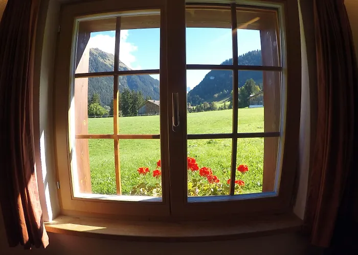 Alpenchalet Weidhaus - Dachwohnung - - Stockbettzimmer Gstaad
